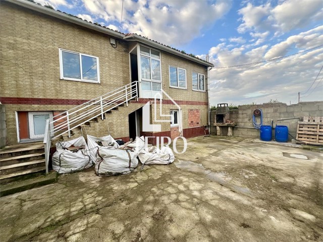 Casa en Obra con 2 viviendas Independientes Cerca de la Playa - Vilanova de Arousa